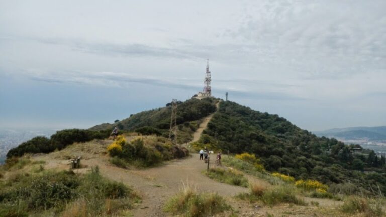 Rutas de Monta&ntilde;a en Esplugues de Llobregat: Mejores Destinos