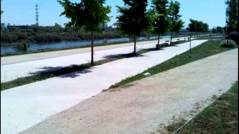 Rutas en Bicicleta Cerca de Sant Joan Desp&iacute;: Gu&iacute;a y Consejos